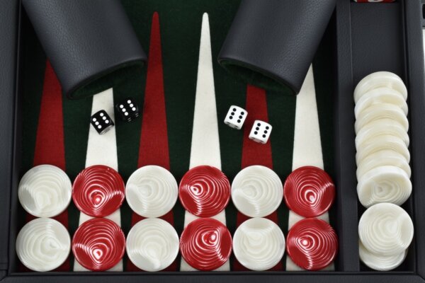 Dark Green - Red/White FTH Tournament Backgammon Set - Image 3