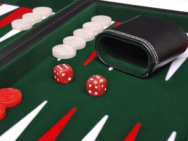 15-inch Leatherette Backgammon Set - Inlaid Velvet Field - Black/Green - Image 4