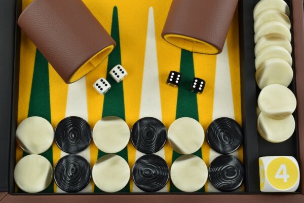 Butterscotch - Green/White FTH Backgammon Set - Image 5