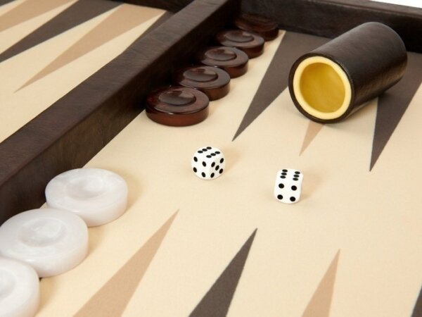 GammonVillage Tournament Backgammon Set - Table Top - Brown with Beige Field - Image 6